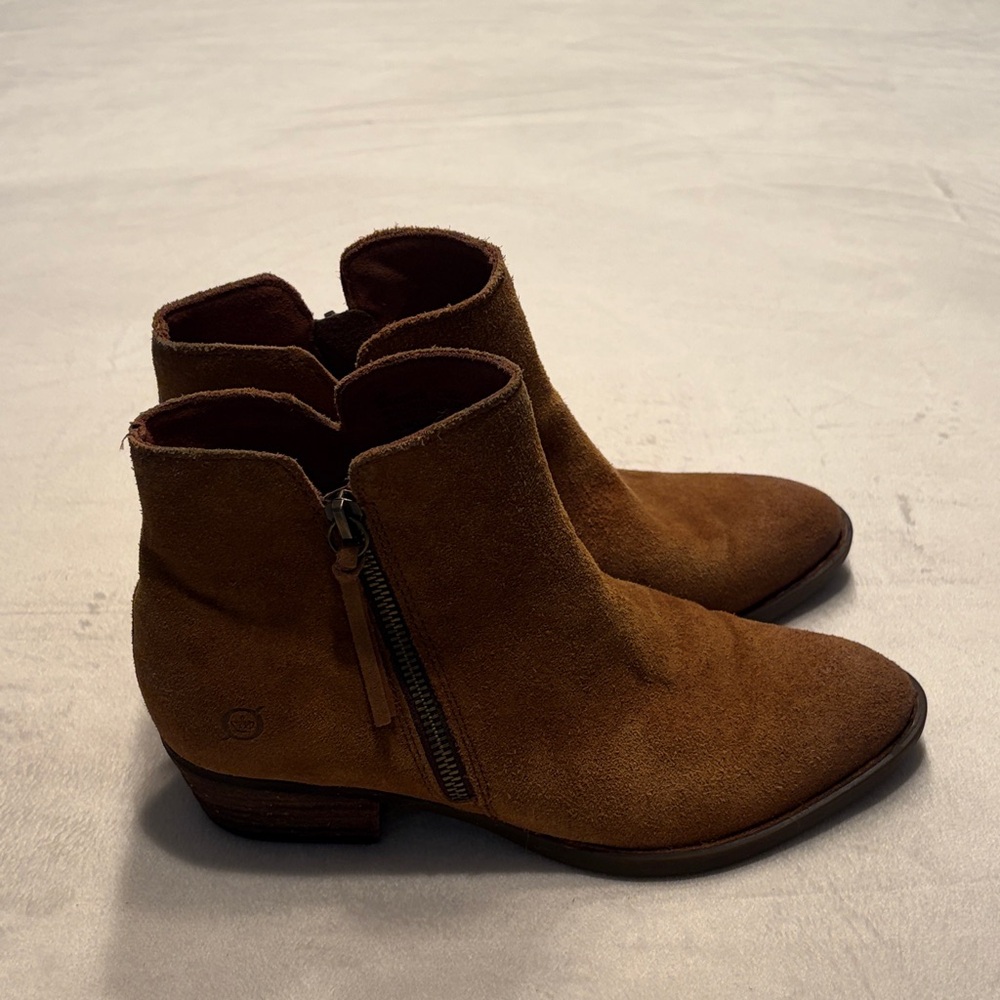 Born Camel Suede Ankle Boots size 8 medium